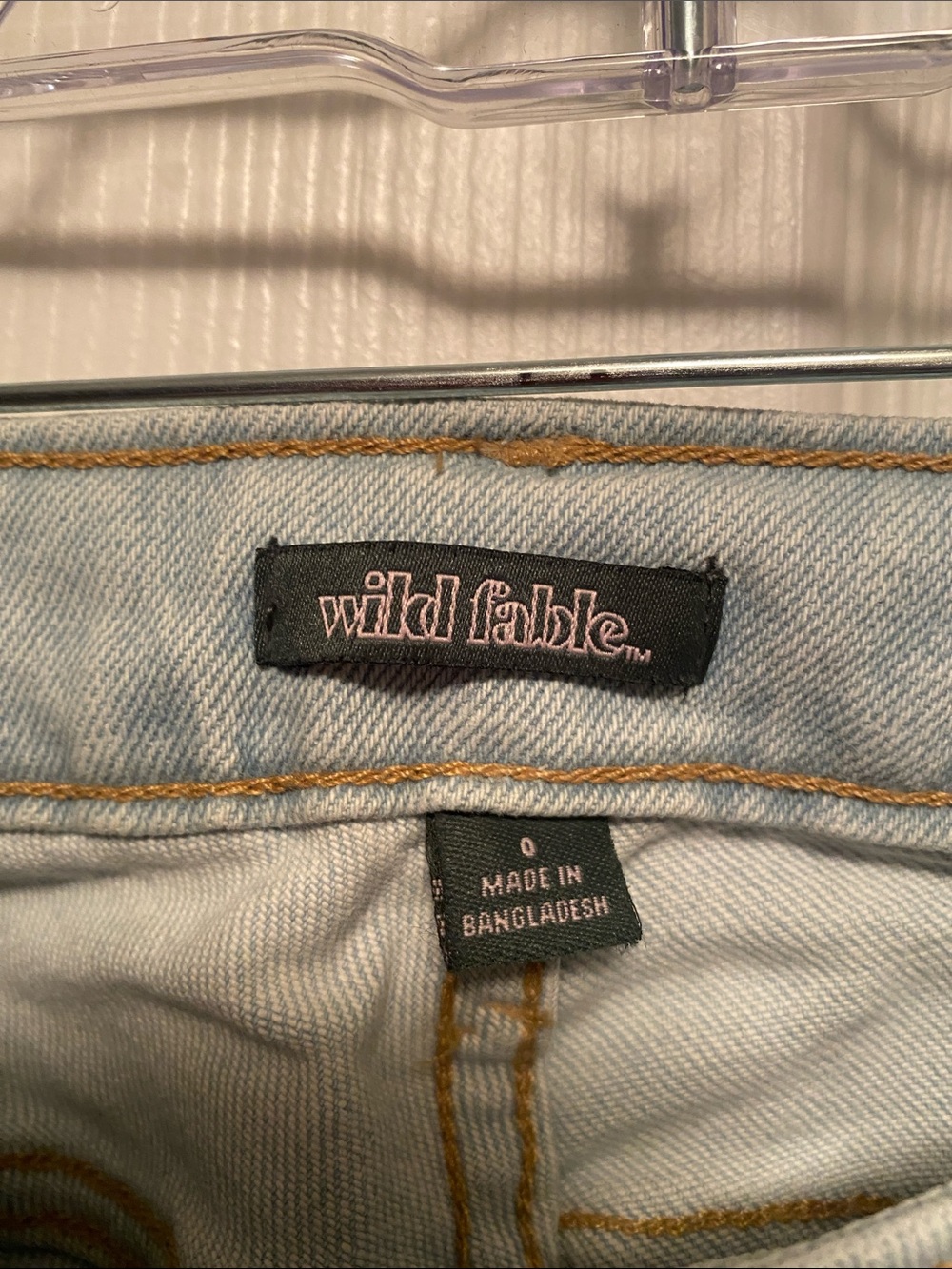 wild fable Light Wash Low Rise Button-Fly Flare Jeans…size 0 - Picture 3 of 6